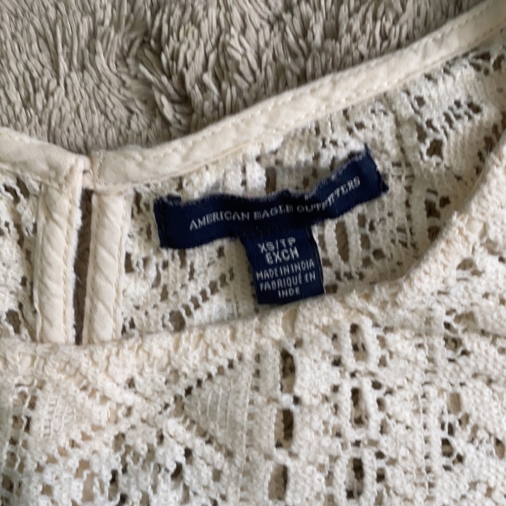 AE Lace Crop Top - Picture 2 of 5